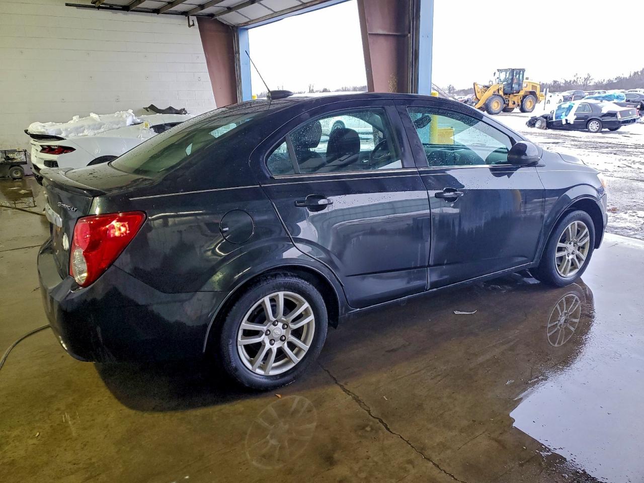 Chevrolet Sonic Lt Image 3