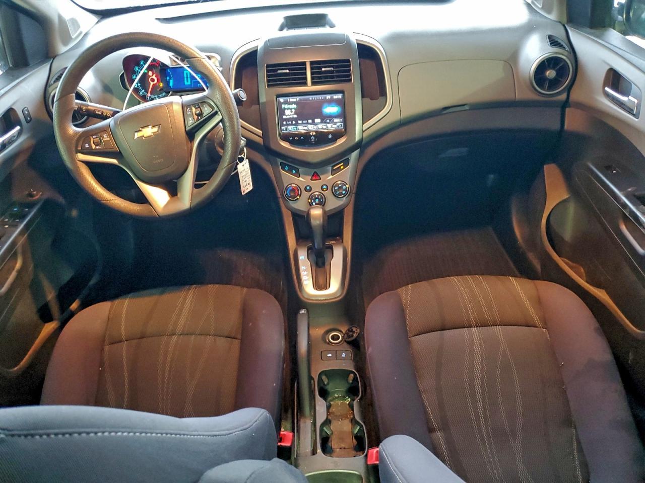 Chevrolet Sonic Lt Image 10