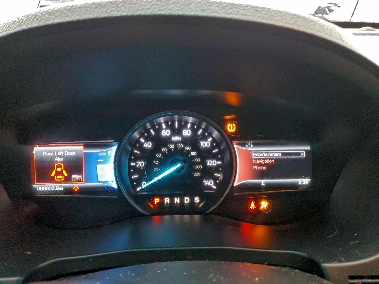 Ford Explorer Xlt Image 11