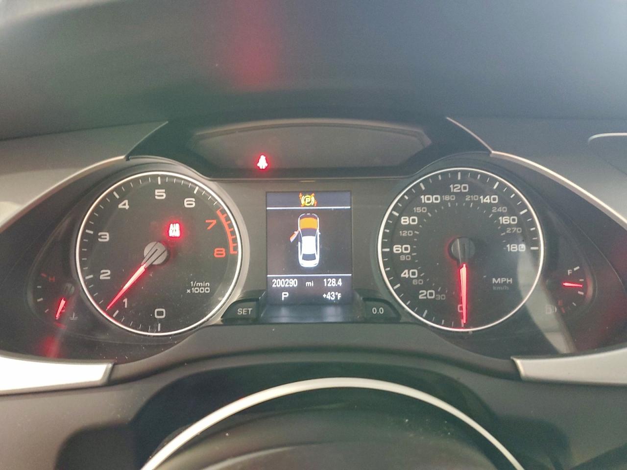 Audi A4 Premium Plus Image 8