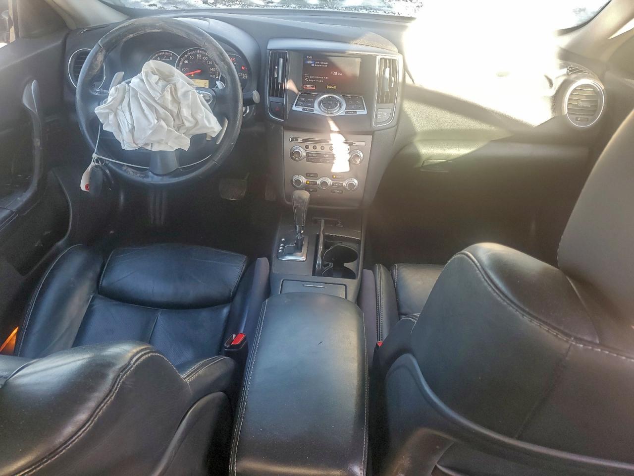 Nissan Maxima S Image 9