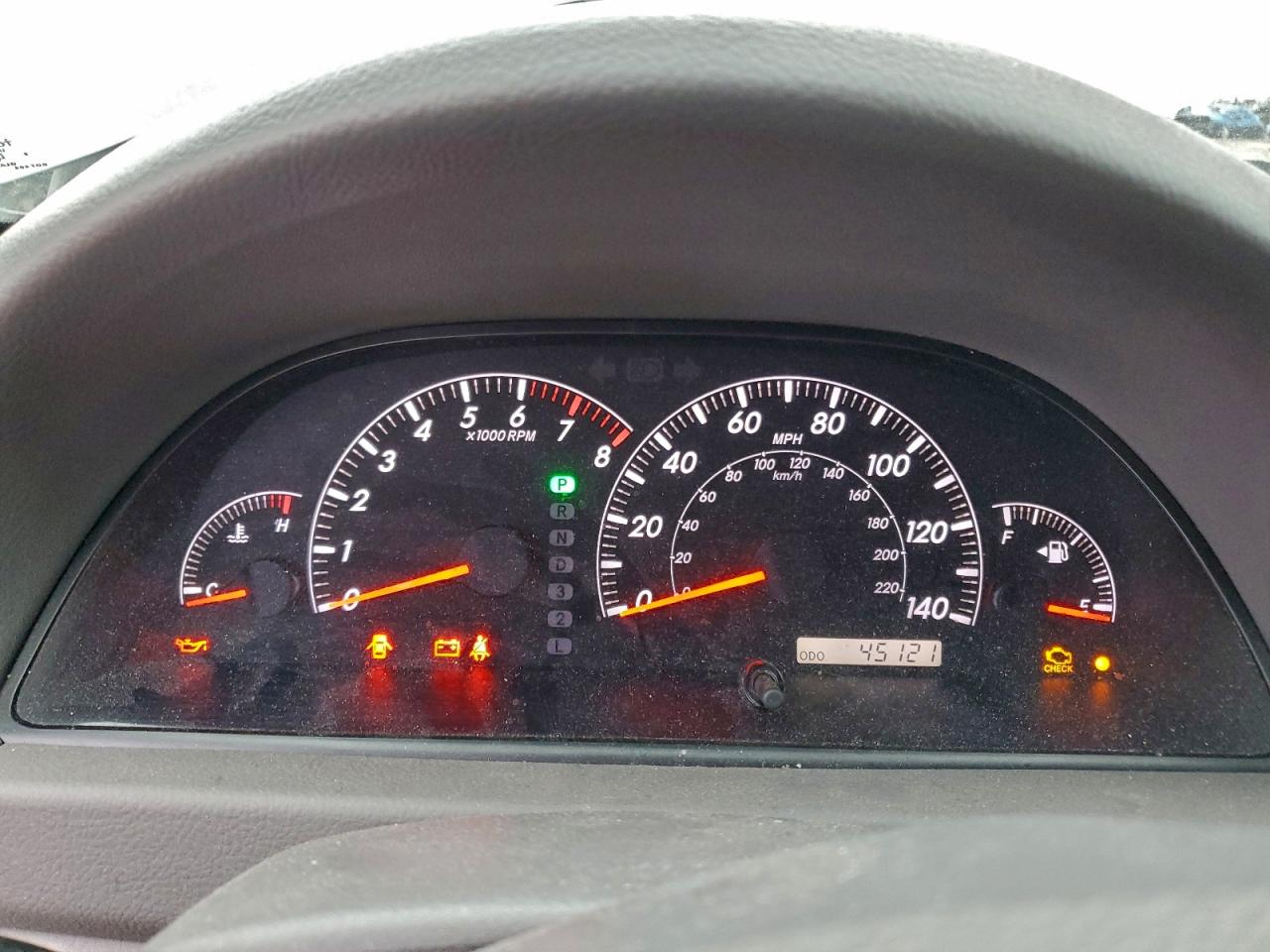 Toyota Camry Le Image 11