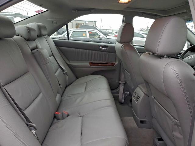 Toyota Camry Le Image 8