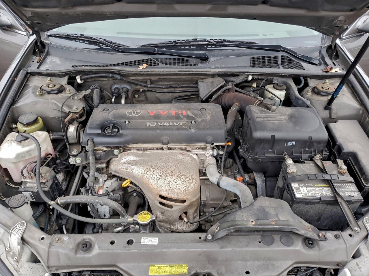 Toyota Camry Le Image 5