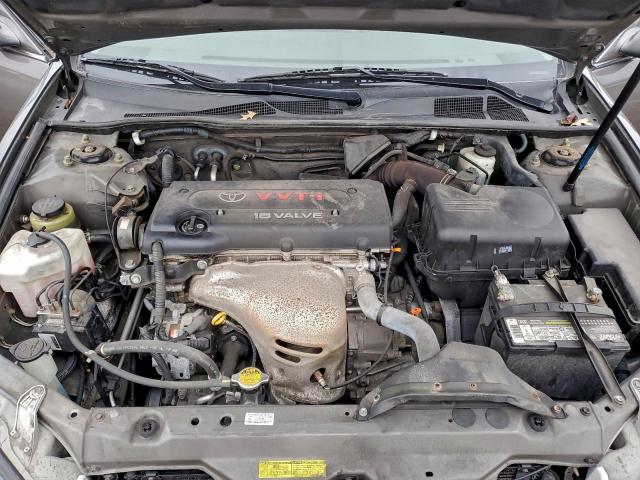 Toyota Camry Le Image 5