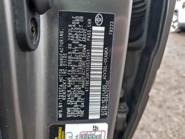 Toyota Camry Le Image 9