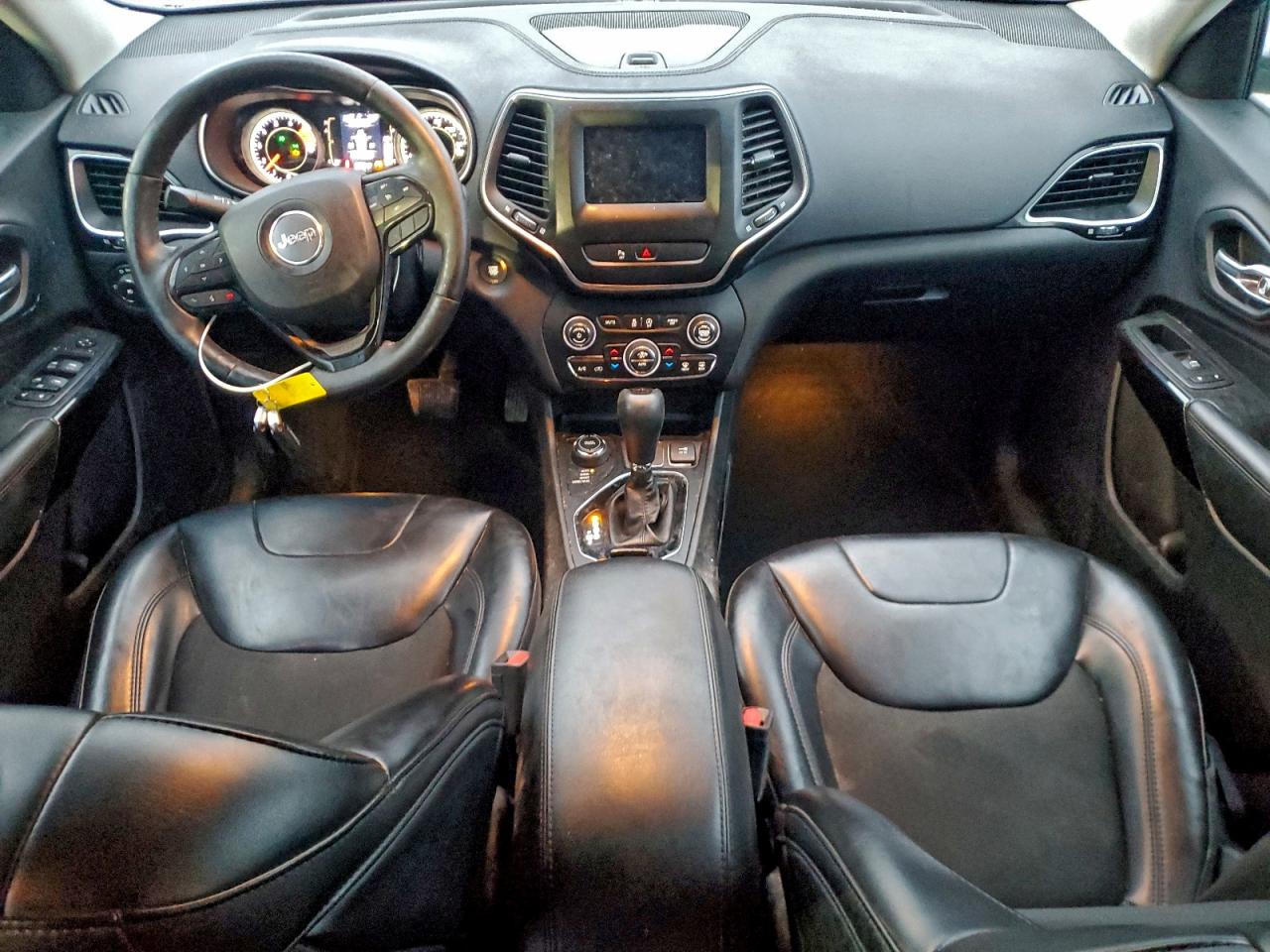 Jeep Grand Cherokee Latitude Plus Image 3