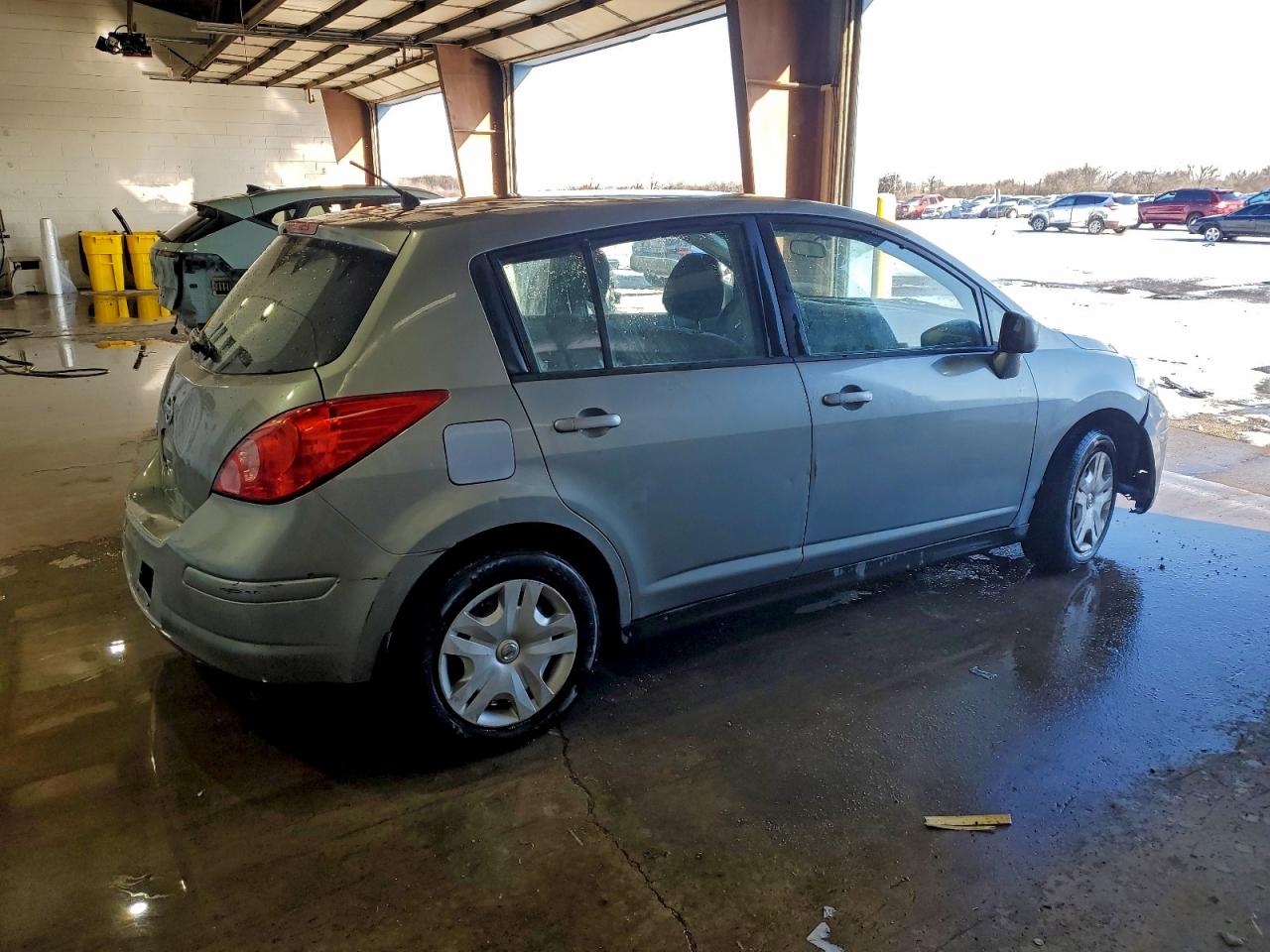 Nissan Versa S Image 2