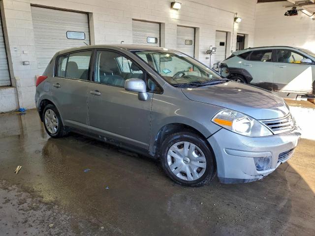 Nissan Versa S Image 4