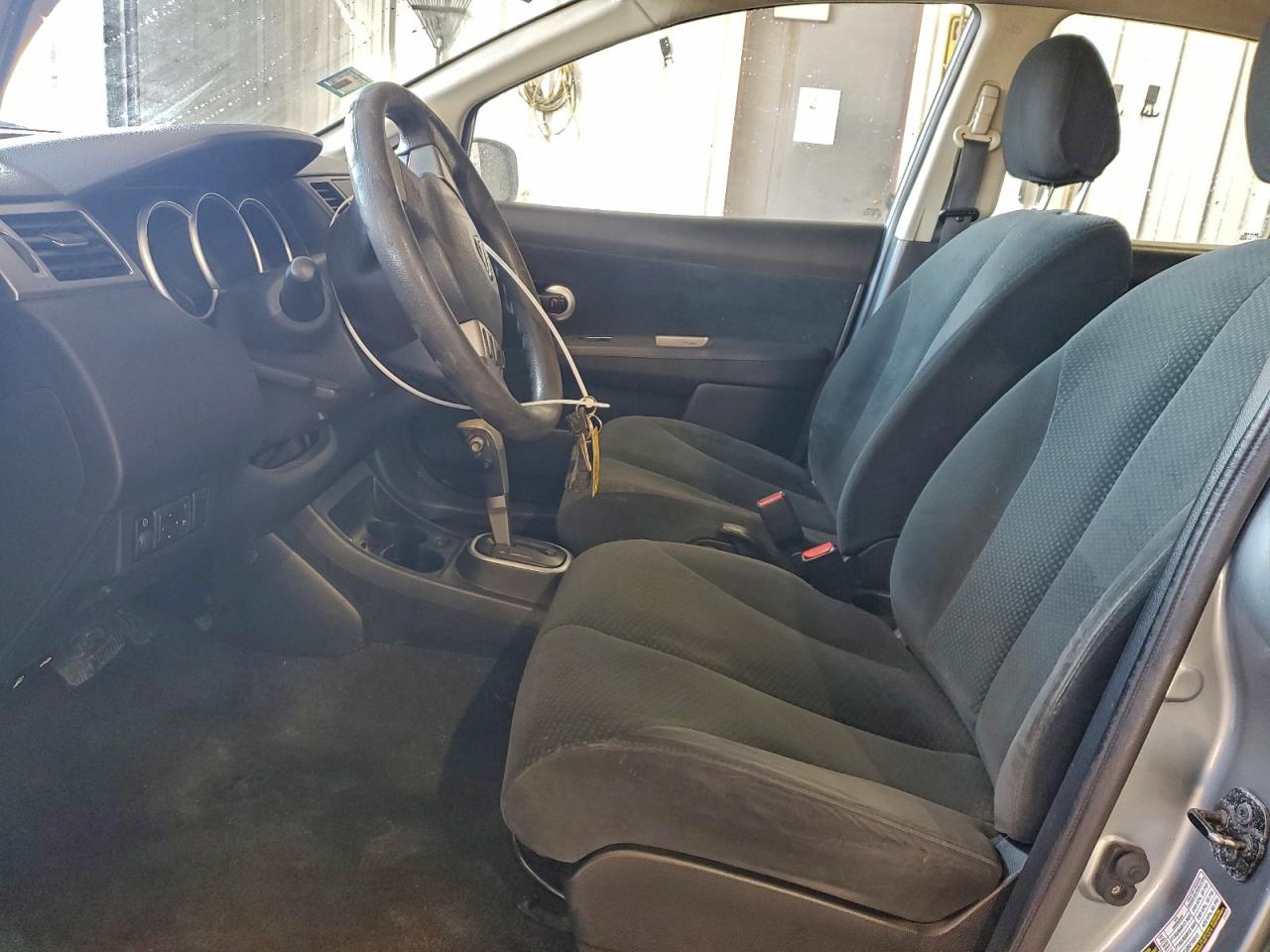 Nissan Versa S Image 10