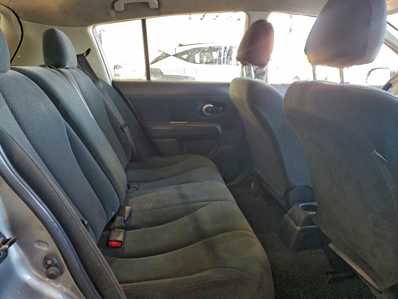 Nissan Versa S Image 11