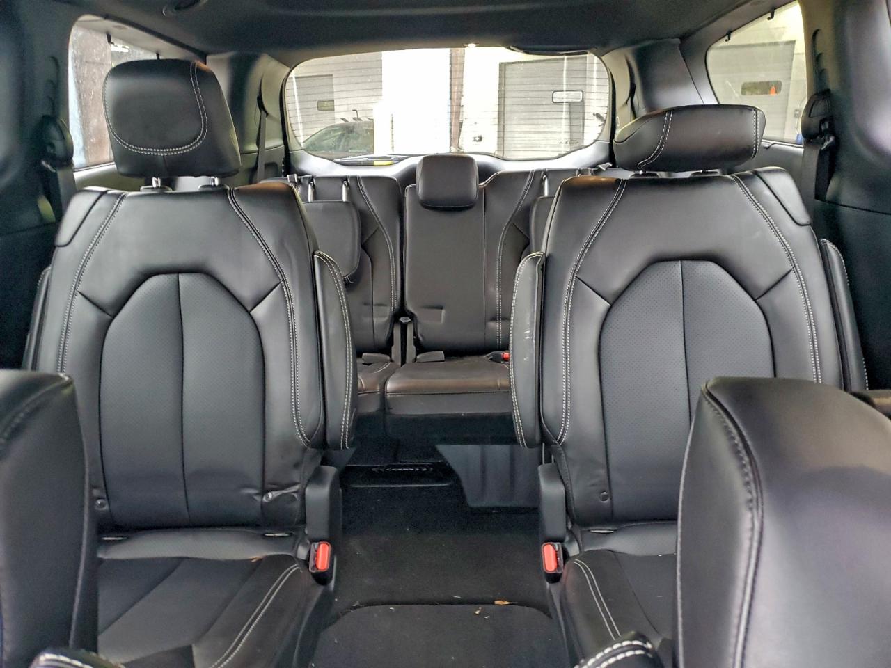 Chrysler Pacifica Select Image 5