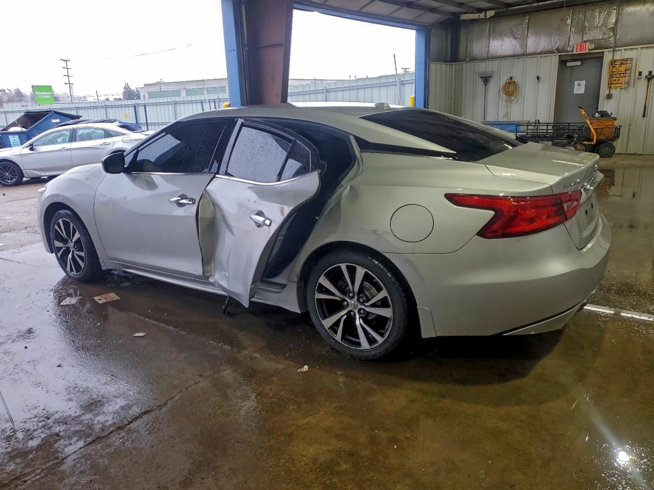 Nissan Maxima 3.5s Image 4