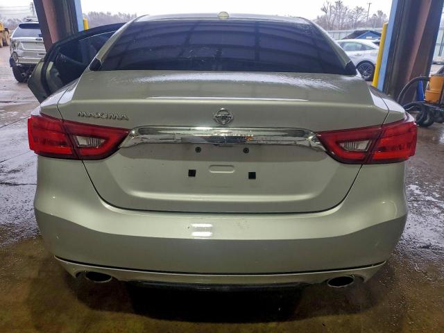 Nissan Maxima 3.5s Image 6