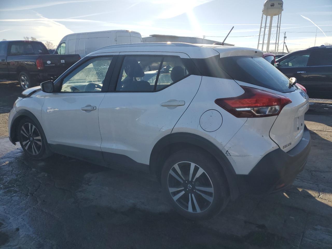 Nissan Kicks S Image 4