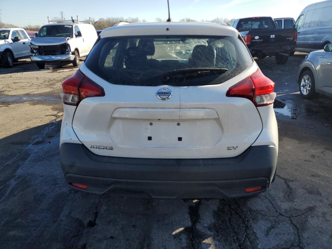 Nissan Kicks S Image 8