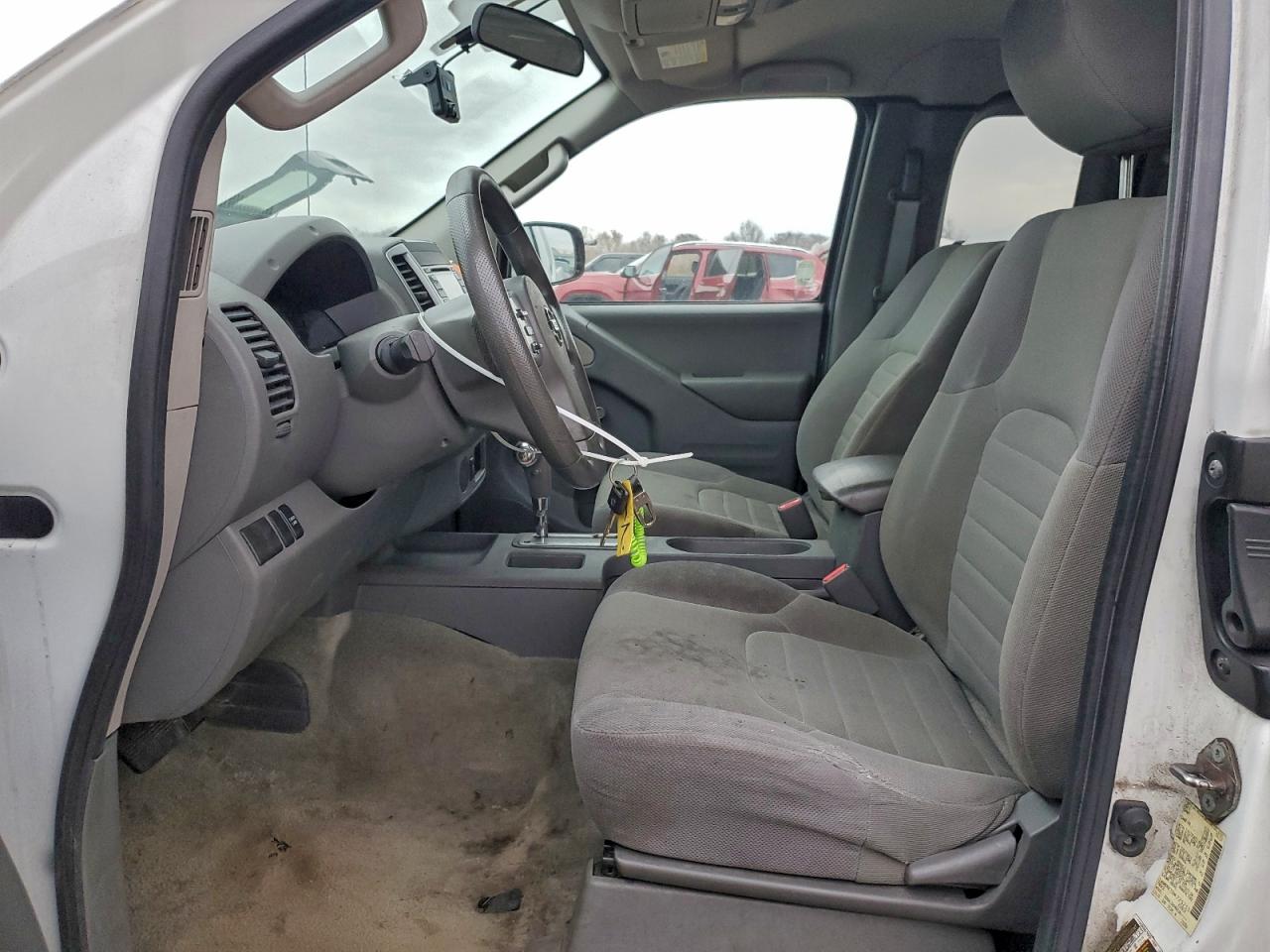 Nissan Frontier S Image 11