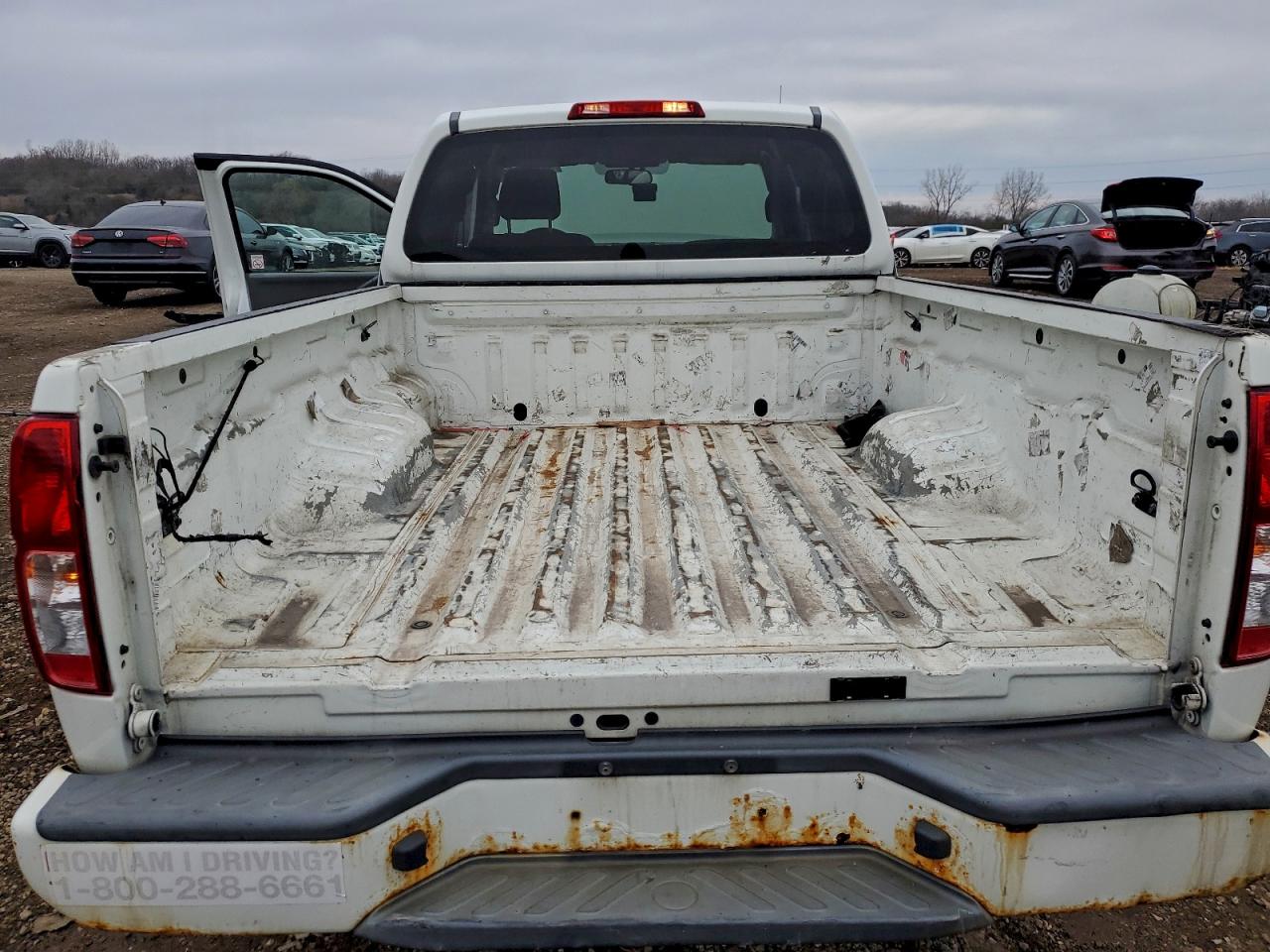 Nissan Frontier S Image 7