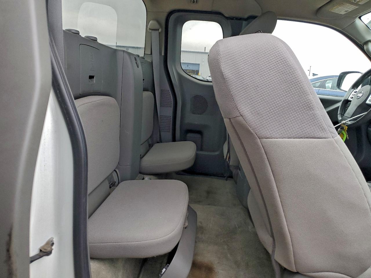 Nissan Frontier S Image 13