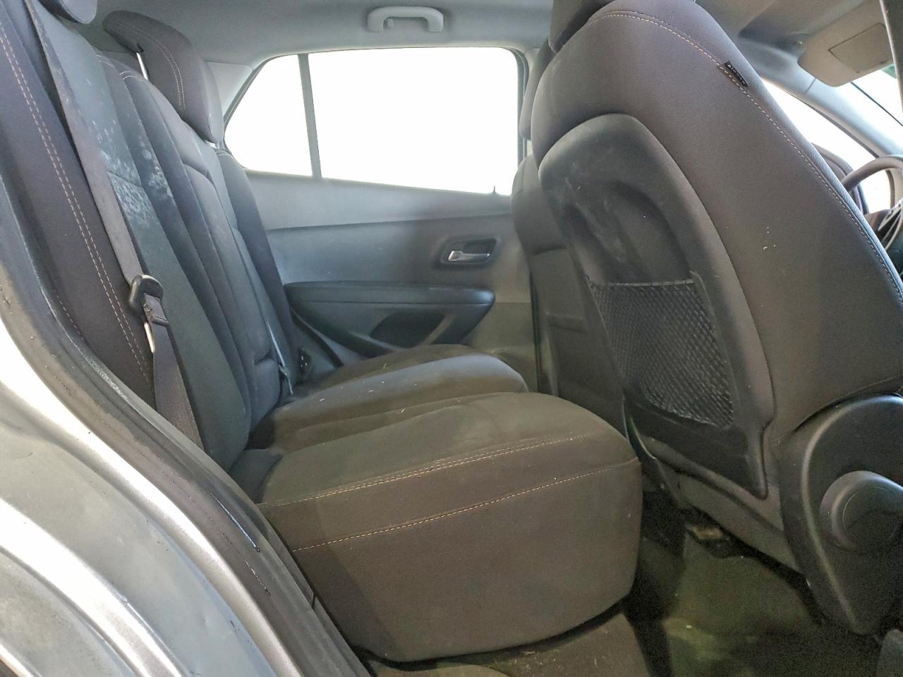 Chevrolet Trax Ls Image 4