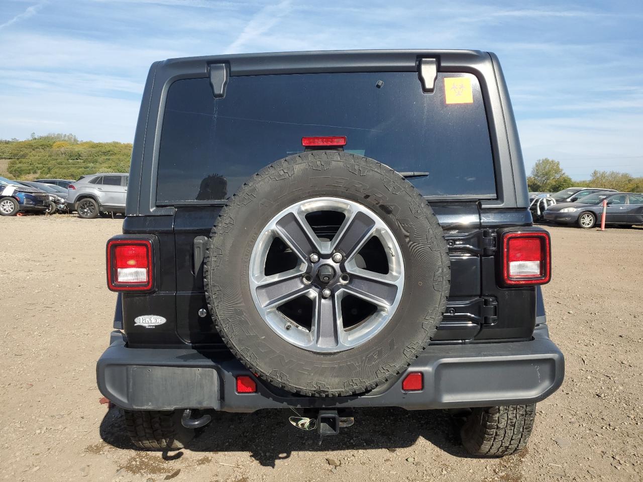 Jeep Wrangler Sahara Image 5