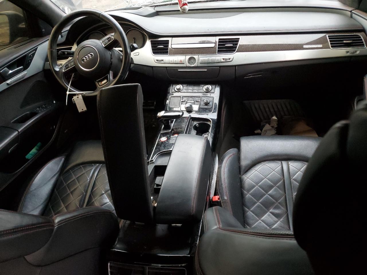 Audi S8 Plus Quattro Image 2