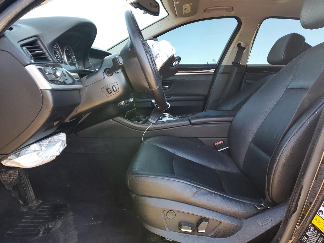 BMW 5 Series Xi Image 12