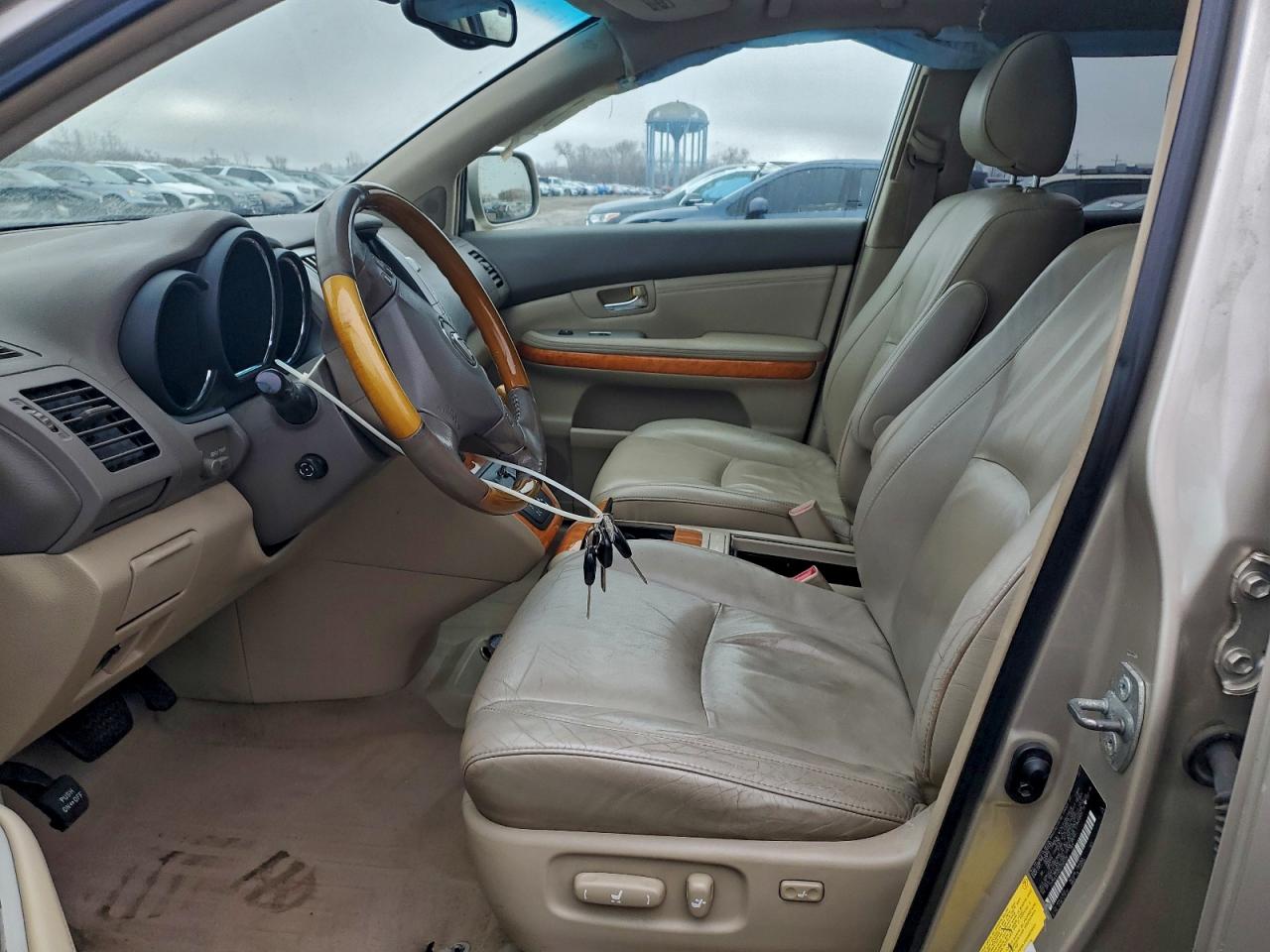 Lexus RX 330 Image 11