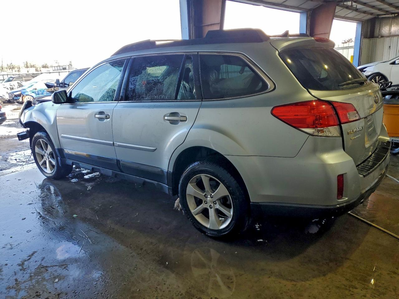 Subaru Outback 2.5i Limited Image 14