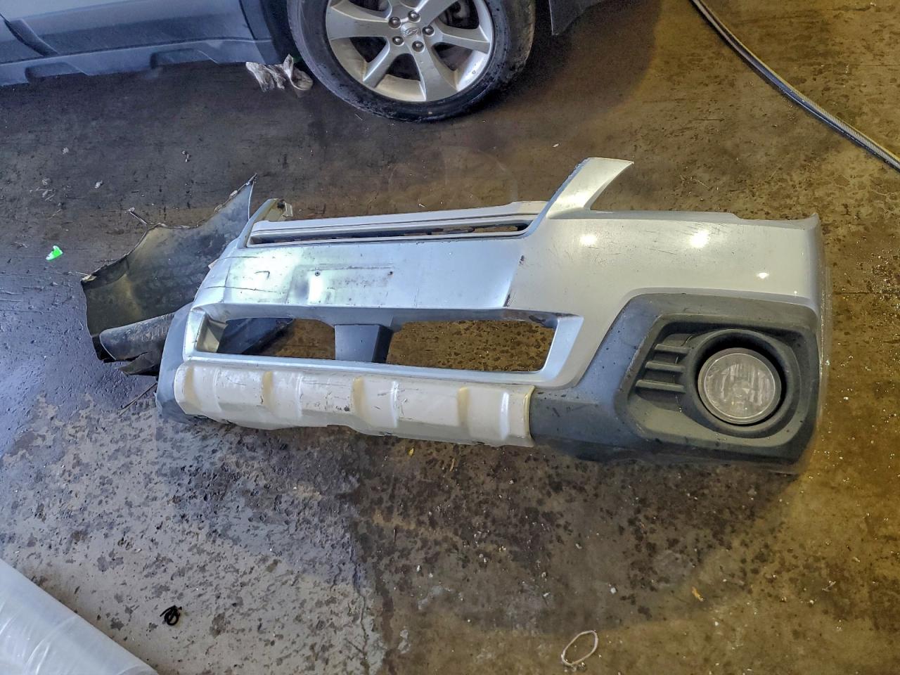 Subaru Outback 2.5i Limited Image 8