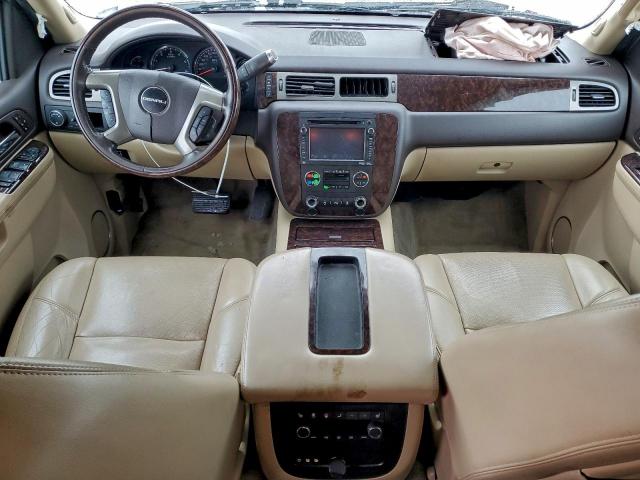 GMC Yukon Denali Image 8