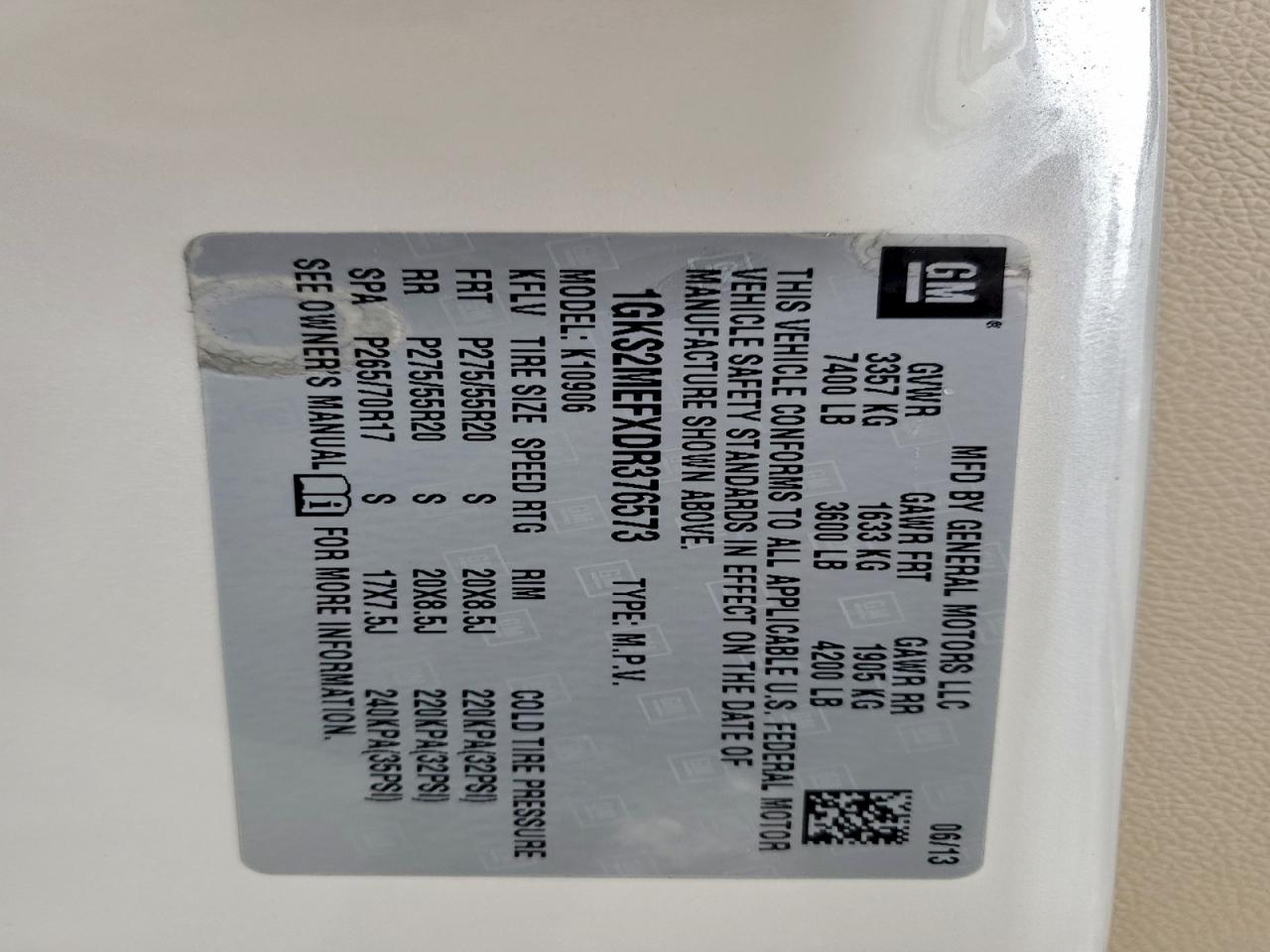 GMC Yukon Denali Image 13