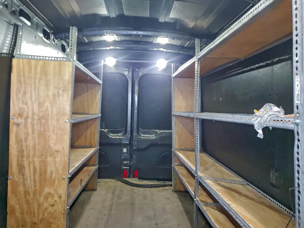 Ford Transit T-250 Image 5