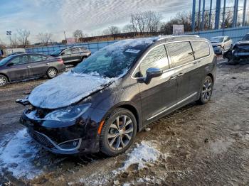  Salvage Chrysler Pacifica