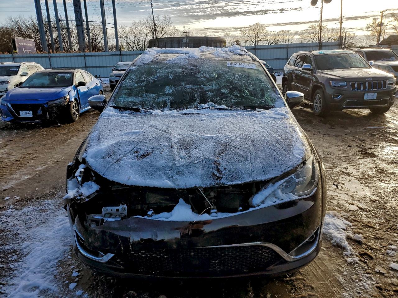 Chrysler Pacifica Limited Image 11