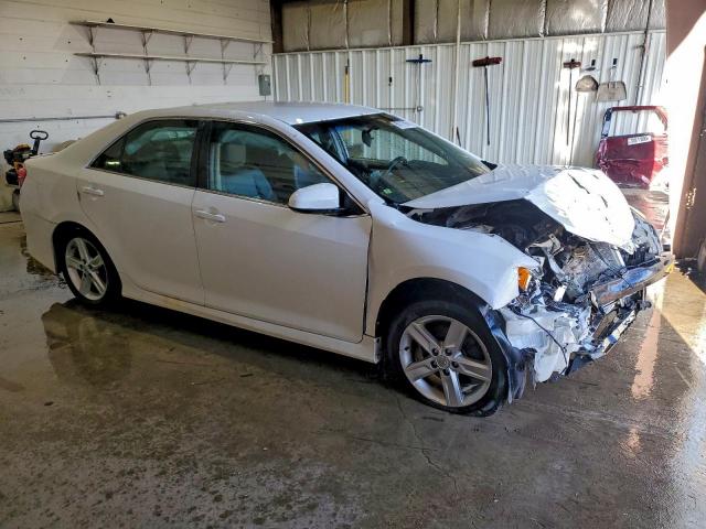 Toyota Camry Base Image 4