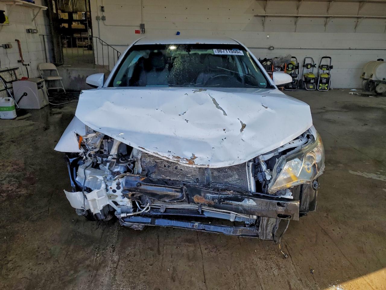 Toyota Camry Base Image 2