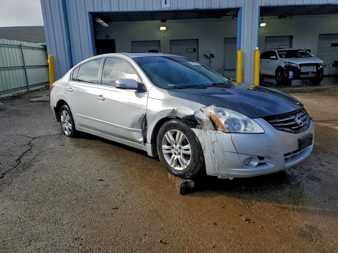 Nissan Altima Base Image 5