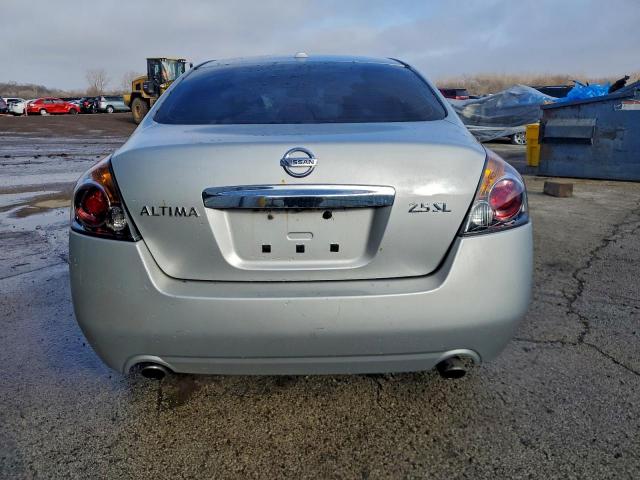 Nissan Altima Base Image 4