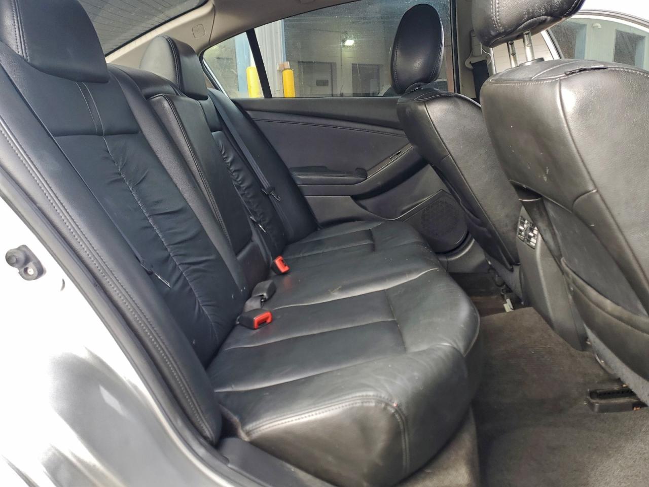 Nissan Altima Base Image 12