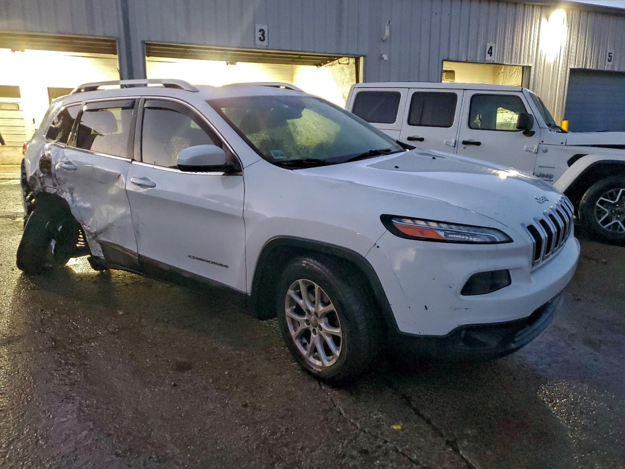 Jeep Grand Cherokee Latitude Image 11