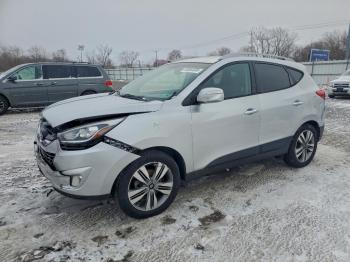  Salvage Hyundai TUCSON