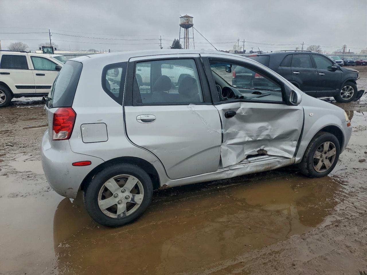 Chevrolet Aveo Base Image 3