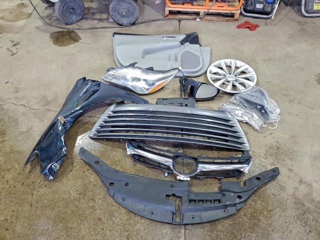 Toyota Camry Hybrid Image 9