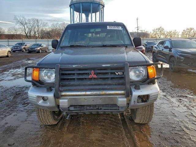 Mitsubishi Montero Image 7