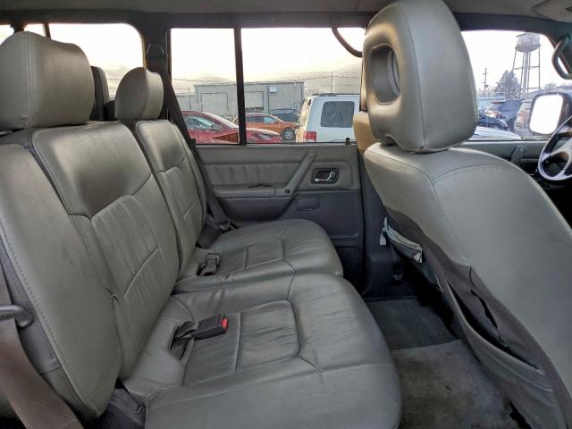 Mitsubishi Montero Image 8