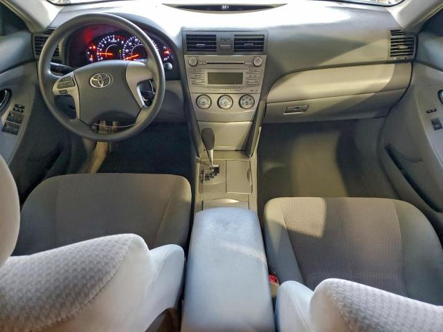 Toyota Camry Base Image 4