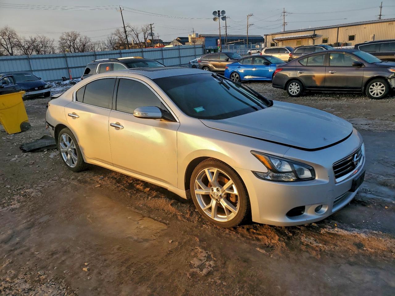 Nissan Maxima S Image 2