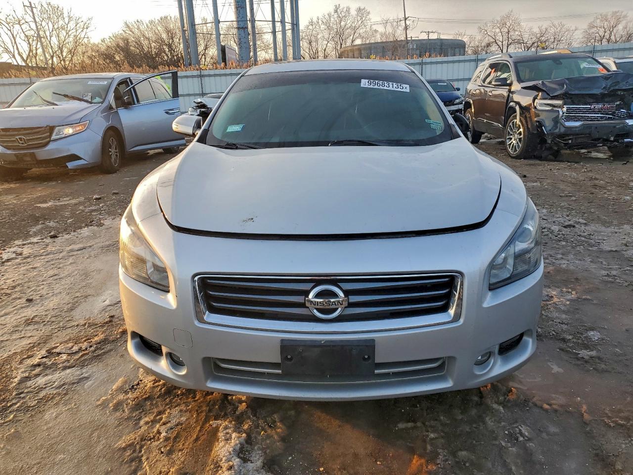 Nissan Maxima S Image 4