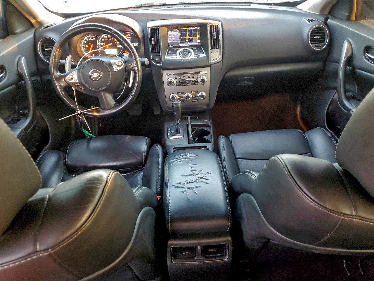 Nissan Maxima S Image 8